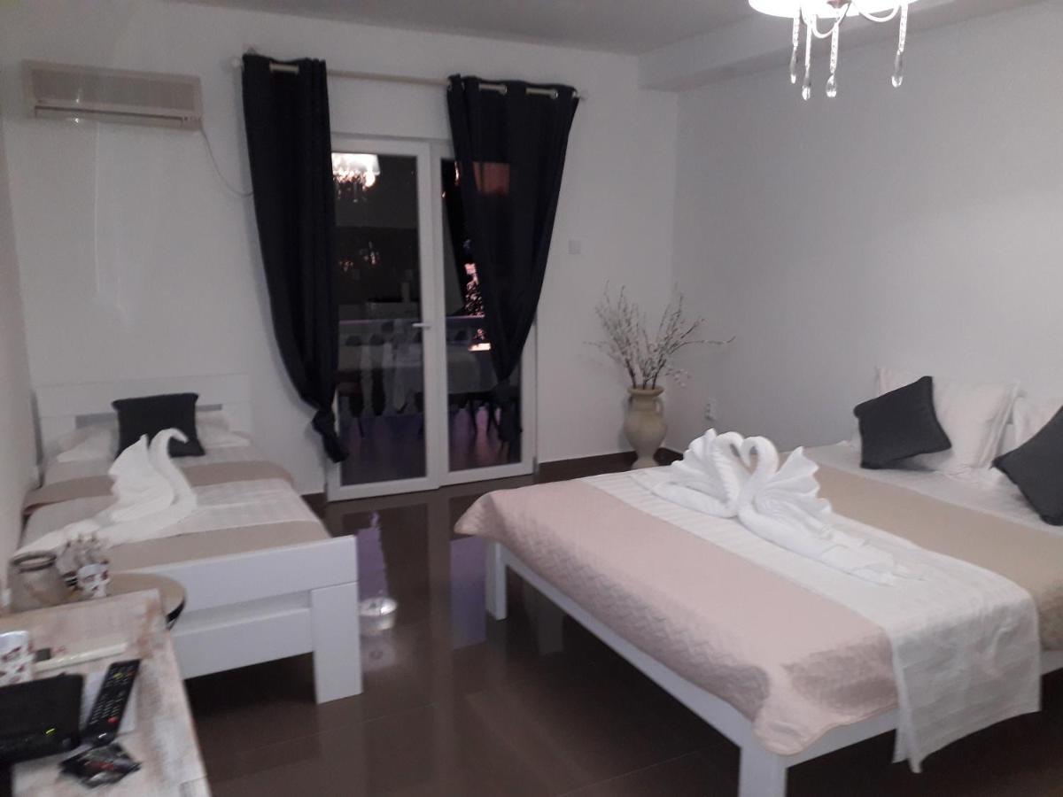 Ana Apartmani Sveti Stefan Eksteriør billede